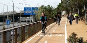 Prop de 5.000 bicicletes a la setmana passen pel nou carril bici entre Esplugues i Barcelona